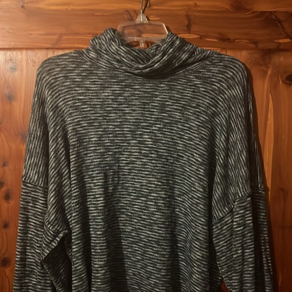 Striped turtleneck sweater - Picture 3 of 3